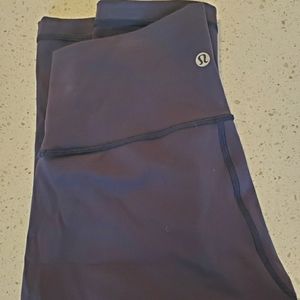 lululemon leggings size 6 crop dark blue 💙